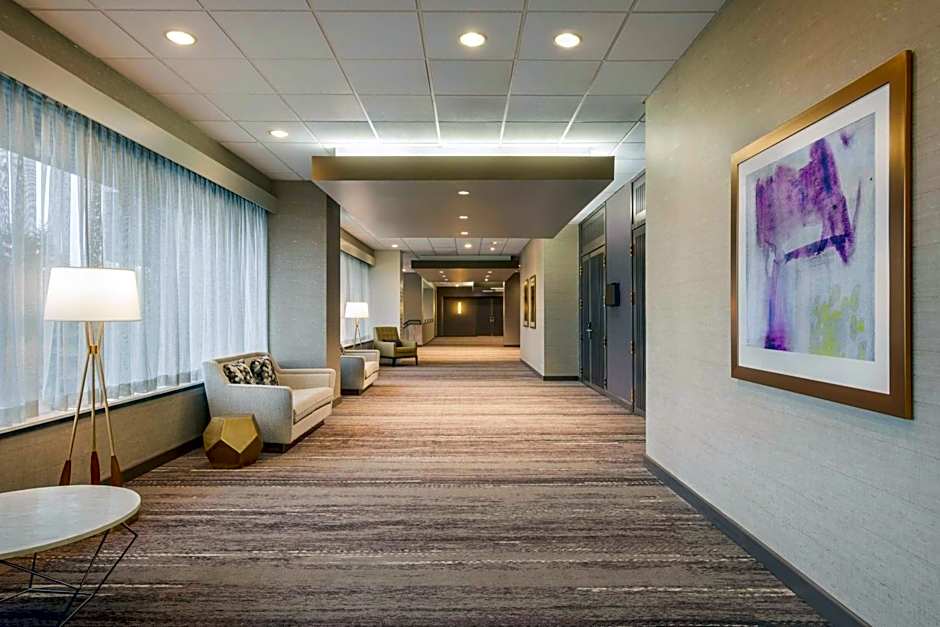DoubleTree by Hilton St. Paul East