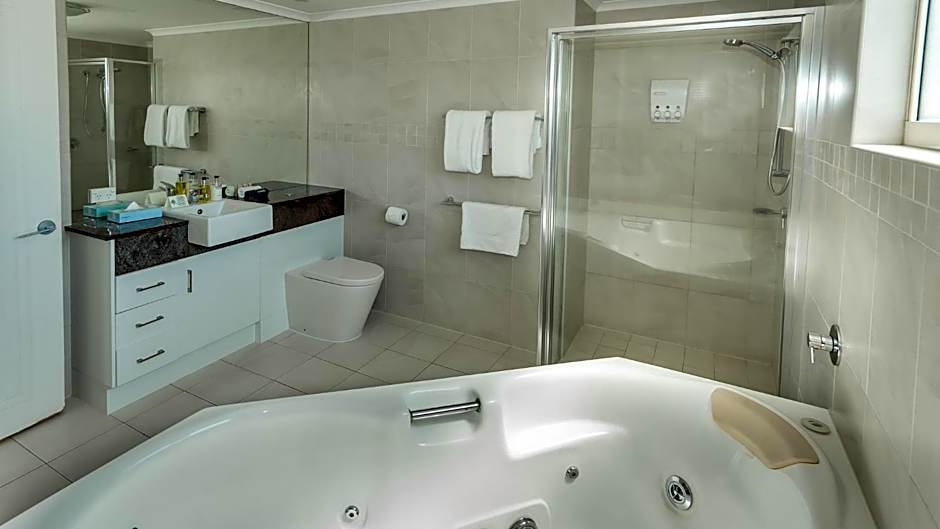 Waters Edge Apartments