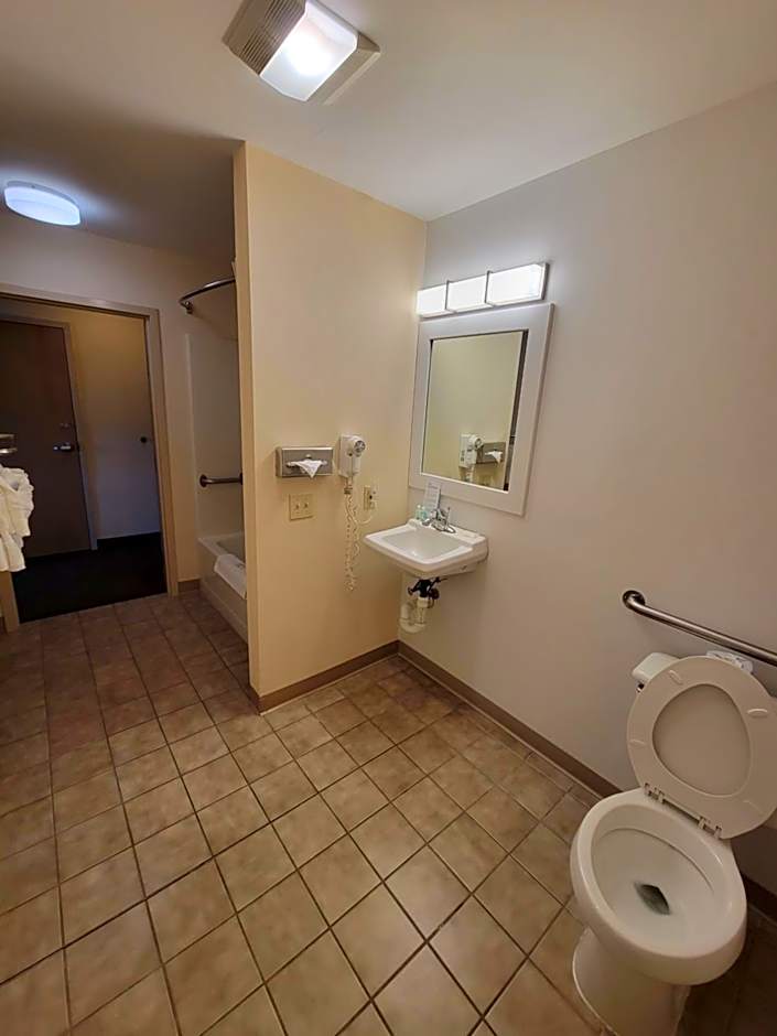 Quality Inn & Suites Prestonsburg next to Mountain Arts Center
