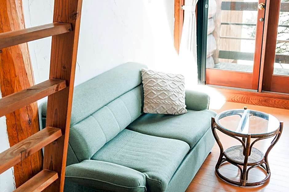 Hakuba Pension & Log Hotel Meteor