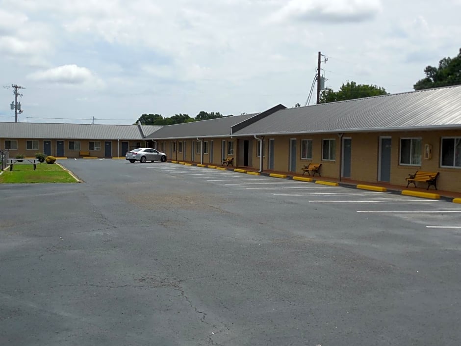 River Heights Motel