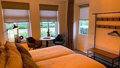 Deluxe Double Room with Shower