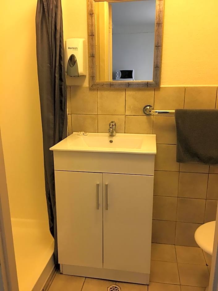 Hello Adelaide Motel and Apartments