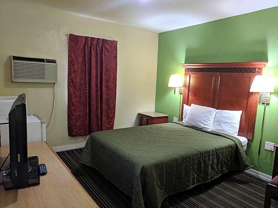 Zdjęcie 1 z 7 — Standard 1 Queen Bed
