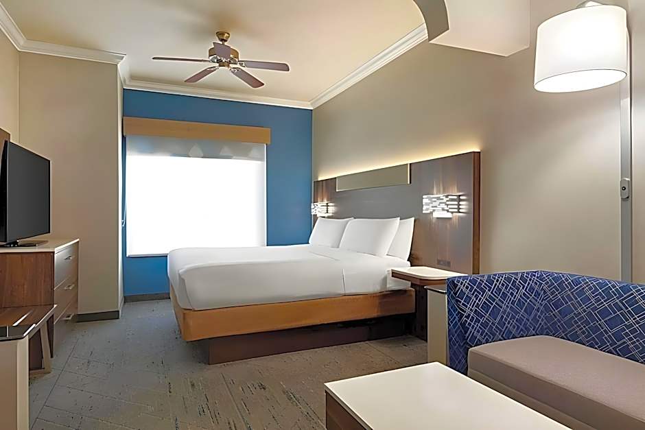 Holiday Inn Express Hotel & Suites Bakersfield Central By IHG