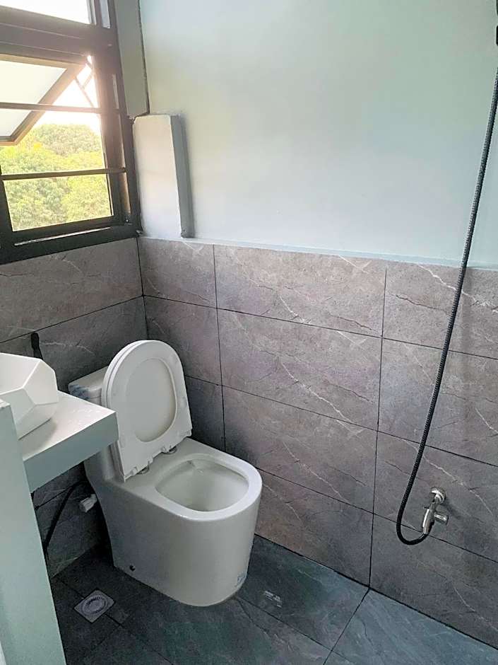 ASHBURN'S TRANSIENT Bauang La Union - BARKADA ROOM, LIMITED PARKING, SELF CHECK-IN, SELF SERVICE