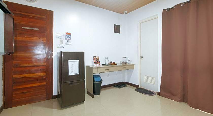 RedDoorz RJs Bldg near Lyceum Gen Trias Cavite