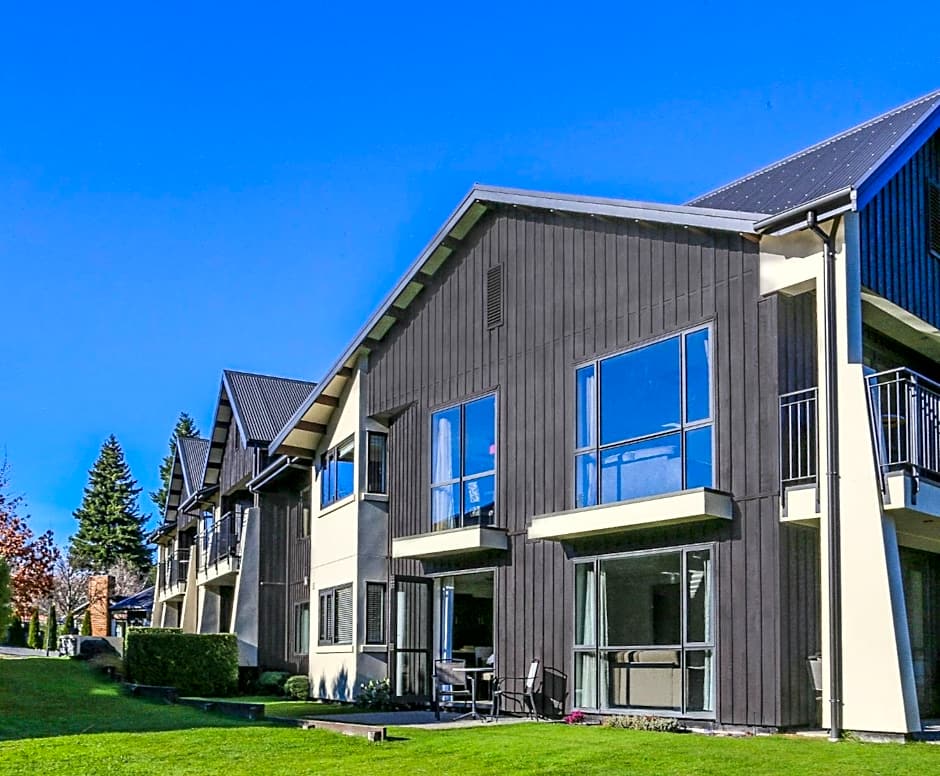 Village Lake Apartments