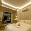A Residence @ Between Hilton & Cititel Hotel