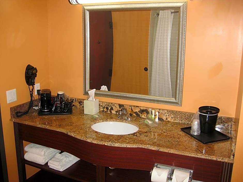 Country Inn & Suites by Radisson, Dearborn, MI