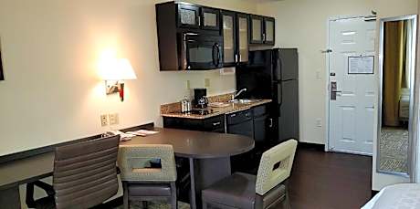Studio Queen Suite