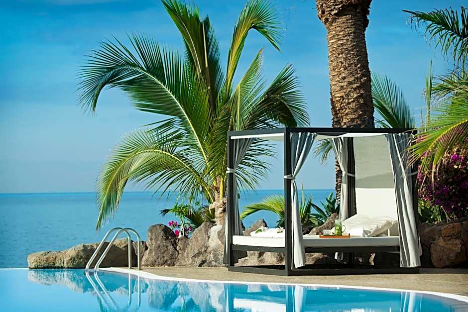 Adrián Hoteles Roca Nivaria