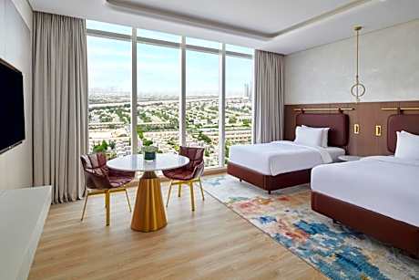 Deluxe Twin Room with Panoramic City View (Free Shuttle to the Beach, Mall & Metro Station)