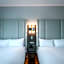 COAST COAL HARBOUR HOTEL by APA