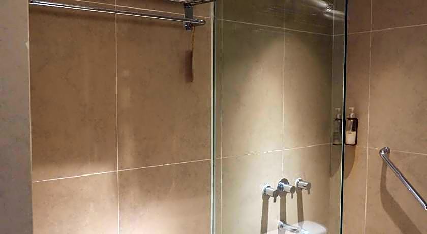 Kampi Hotel Tunjungan - Surabaya