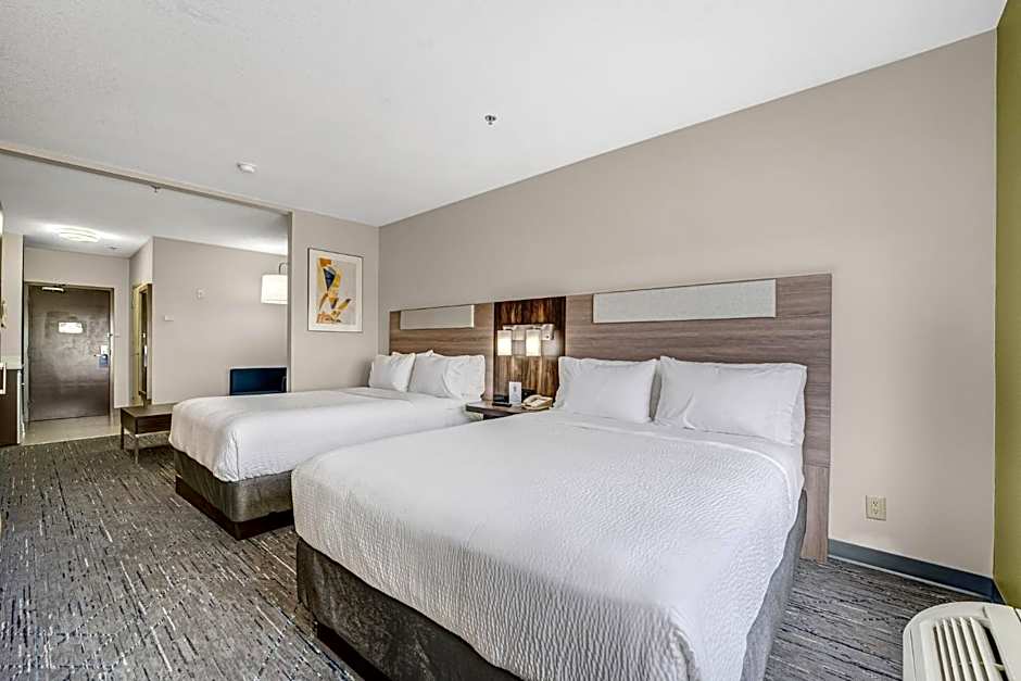 Photo 1 of 7 of 2 Queen Beds with Sofabed Suite