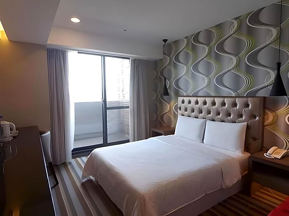 Zaw Jung Business Hotel