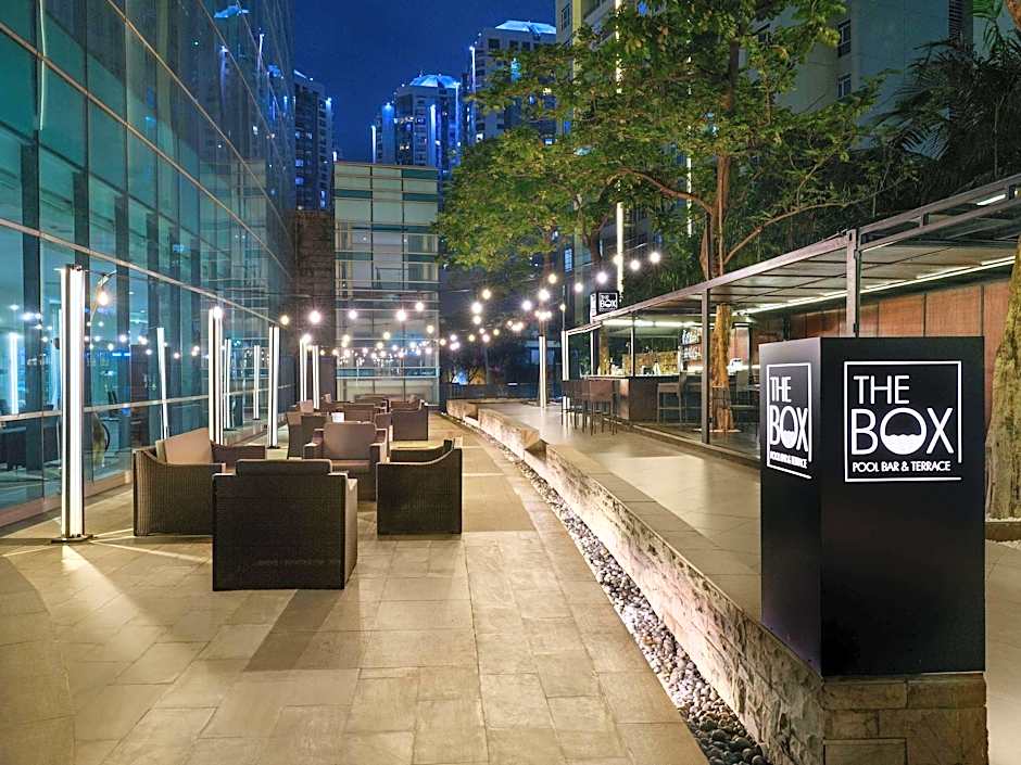 Pullman Jakarta Central Park Hotel