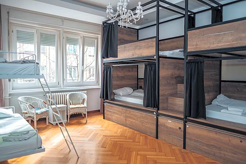 Central 4 Bedroom 154m2 Apartment with terrace