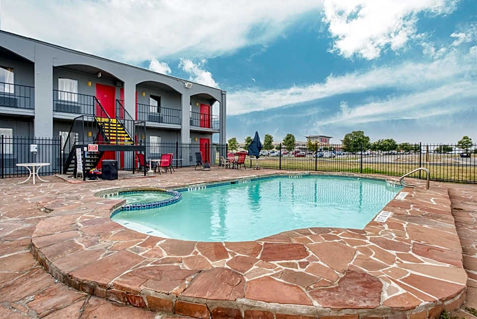 OYO Hotel San Antonio Lackland Air Force Base West
