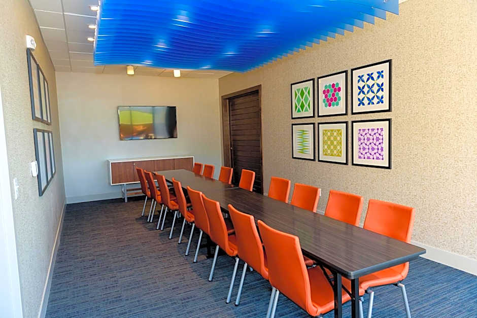 Holiday Inn Express & Suites McKinney - Frisco East By IHG