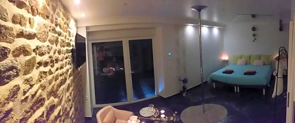 Le Ptit Spa de L'Abbaye Suite love et Spa privé