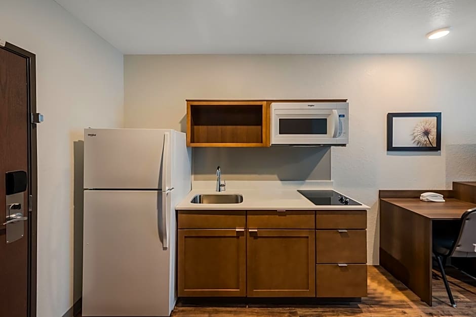 WoodSpring Suites West Palm Beach
