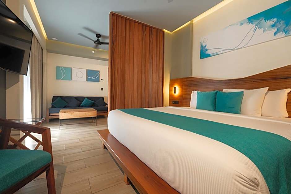 Cristalino Lagoon Front Hotel, Restaurant & Spa