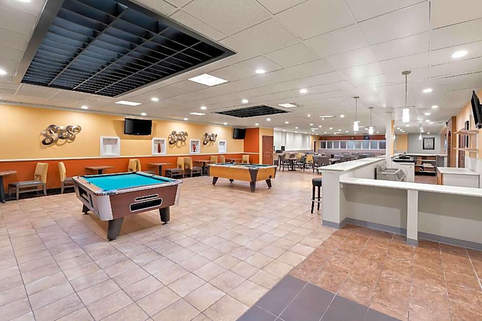 Suburban Studios, Kearney