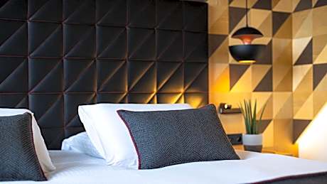 Junior Suite with King-Size Bed and 1-Hour Spa Access (in the Hotel)