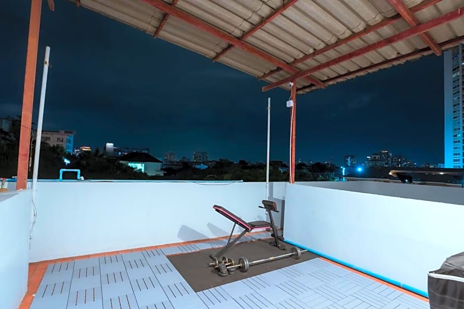 420 Hostel - Ekkamai Buds & Beds