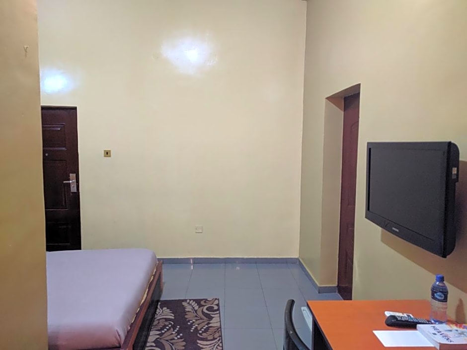 Whitehouse Hotel and Conference Centre