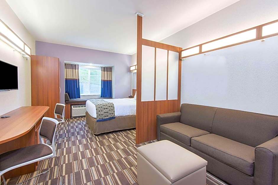 Microtel Inn & Suites By Wyndham Cadiz