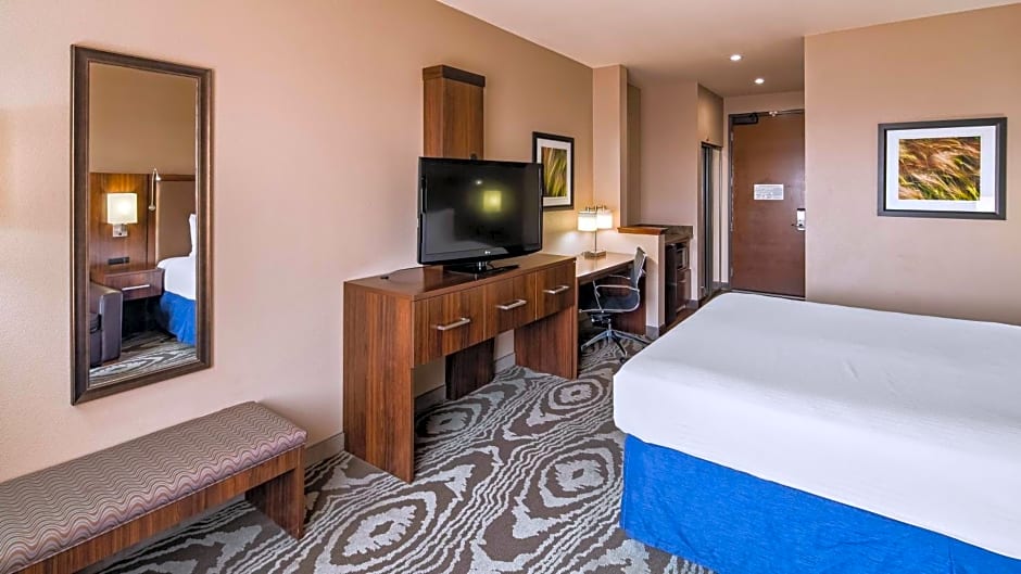 Best Western Plus Williston Hotel & Suites