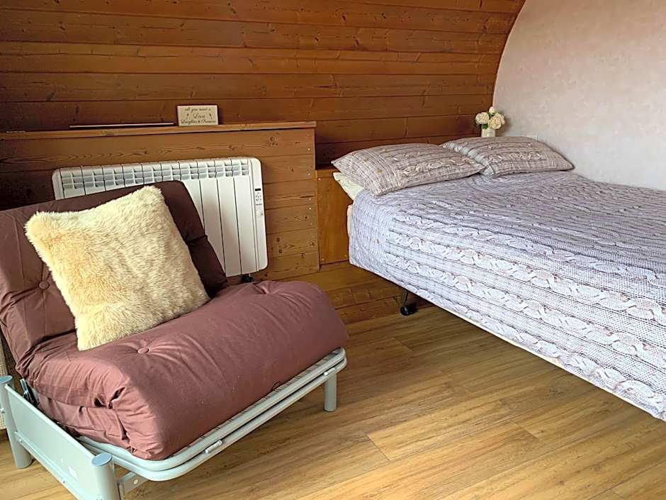 AC/DC Glamping