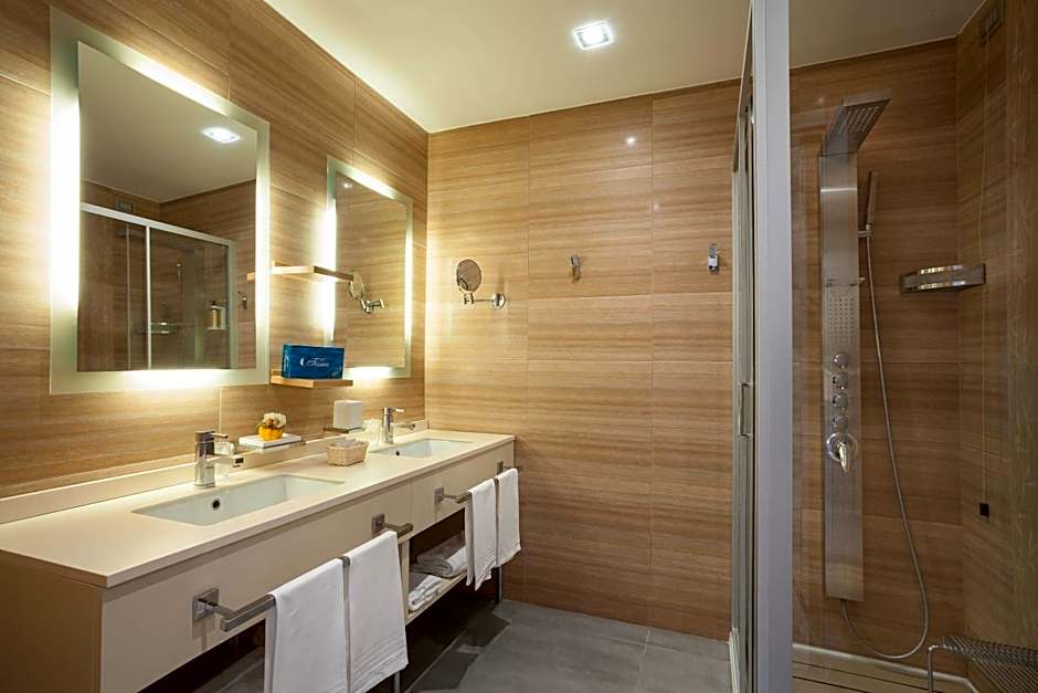 Hotel Bristol Buja