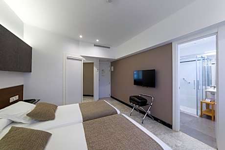 Twin Room with Extra Bed