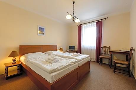 Economy Double or Twin Room