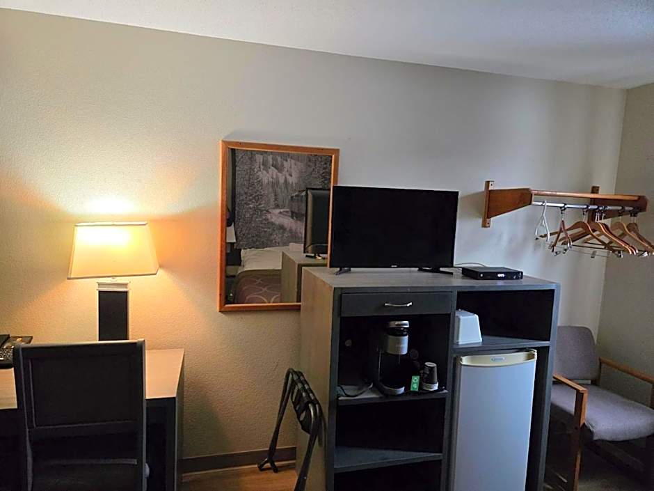 Super 8 by Wyndham Salmon Arm