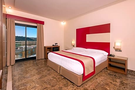 CLASSIC WITH TERRACE SEA VIEW 1 PAX