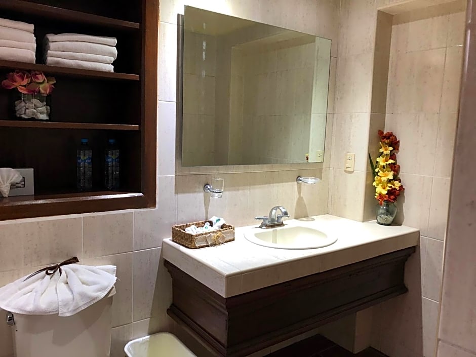 Villa San Jose Hotel & Suites