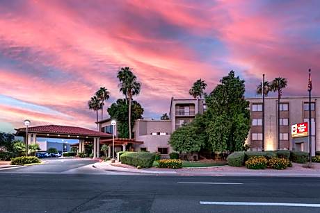 Best Western Plus Scottsdale Thunderbird Suites