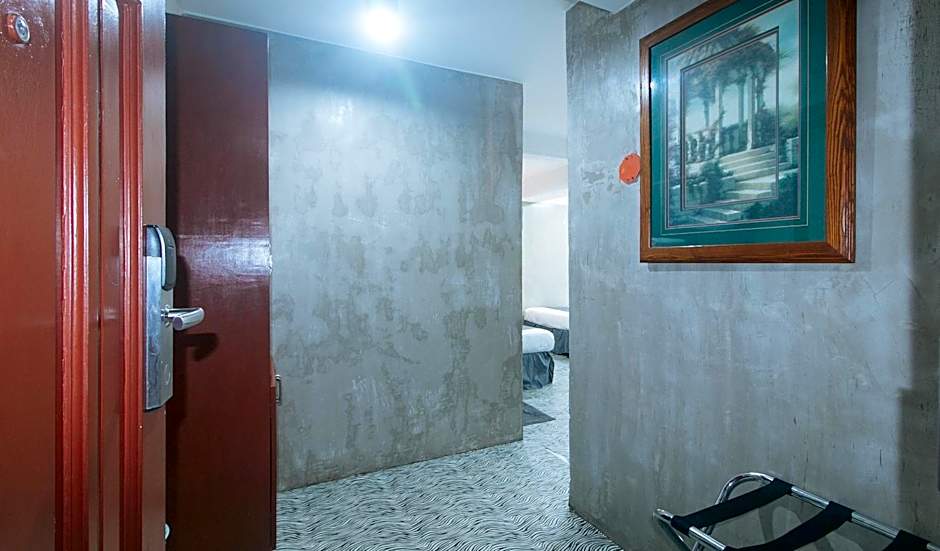 Rcee Place by RedDoorz