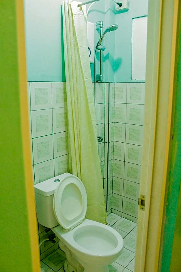 Nomads MNL Backpackers Homestay - near Airport