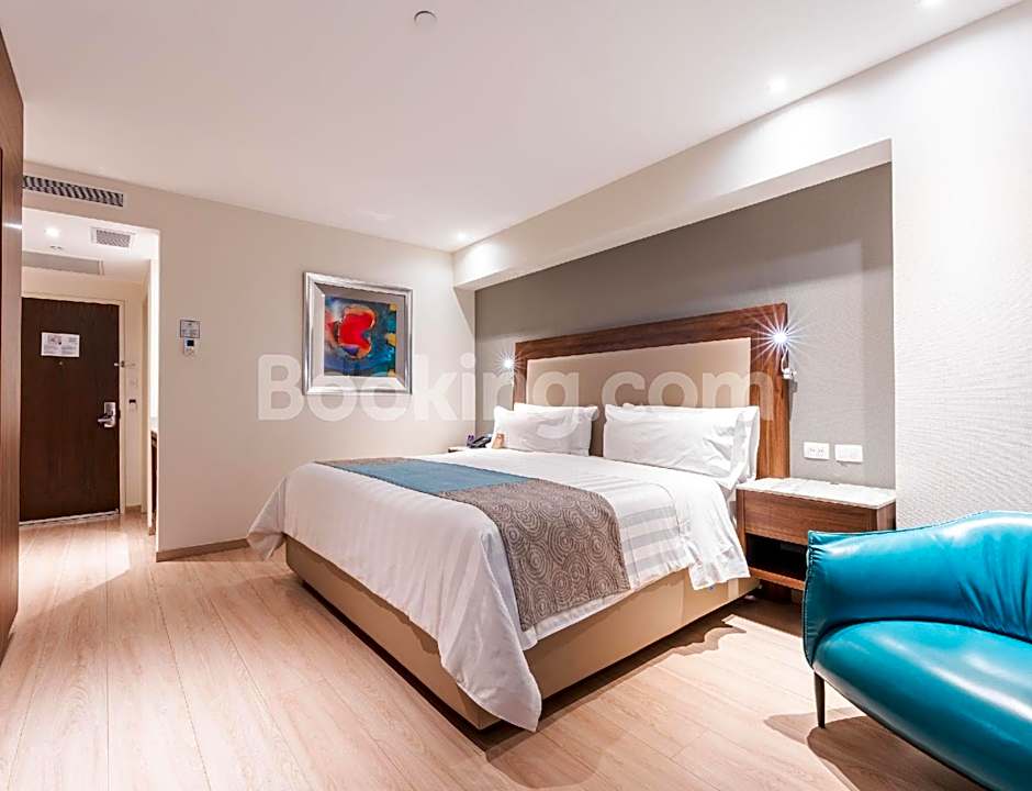 HS HOTSSON Hotel Irapuato