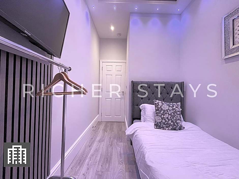 Hackney Suites - En-suite rooms & amenities