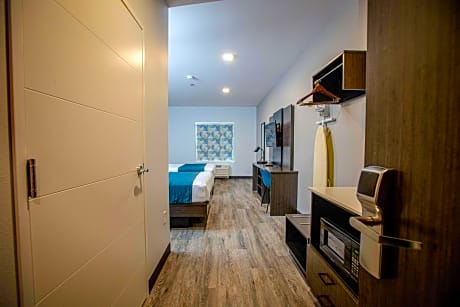 Deluxe Quadruple Room - Non-Smoking