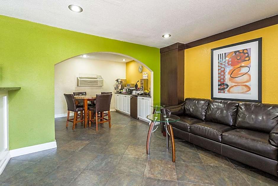 Rodeway Inn & Suites Houston Near Medical Center