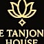 Le Tanjong House