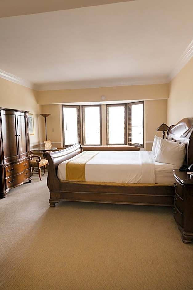 Historic Santa Maria Inn